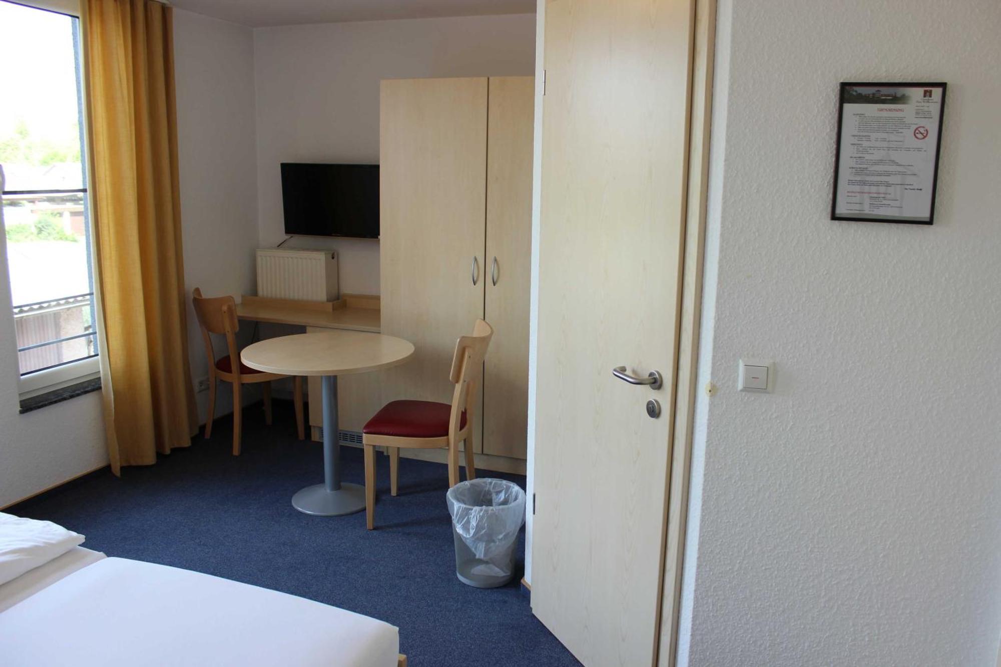 Gaestehaus Zum Wolffenturm Lehrensteinsfeld Habitación foto